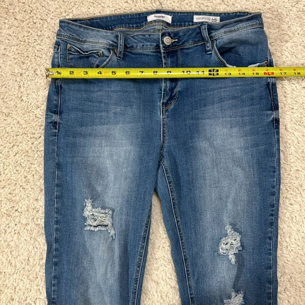 KENSIE 10/30 effortless ankle, mid rise, jeans with distressing EUC